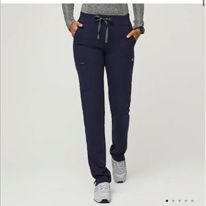 New Figs petite skinny scrub pants